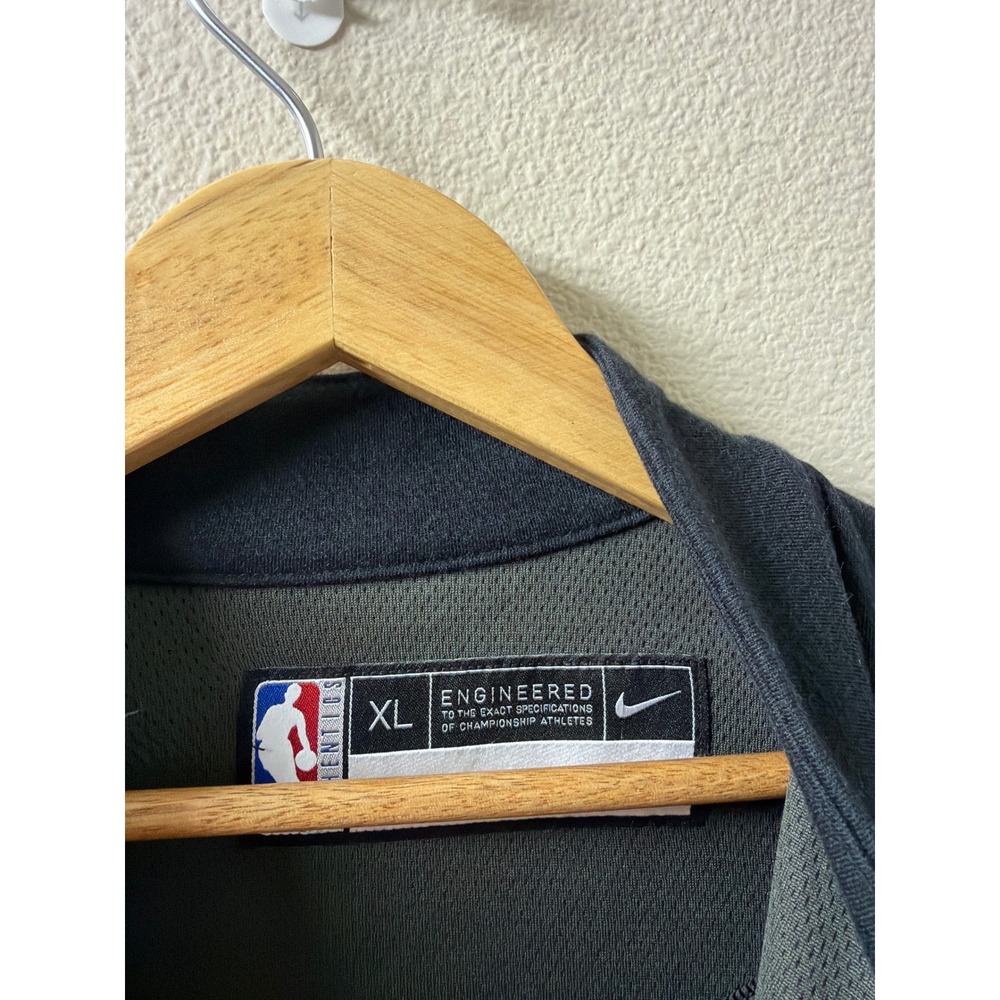 Women's NEW Nike Portland Trail Blazers Quarter Zip Pullover Size XL - Picture 4 of 6